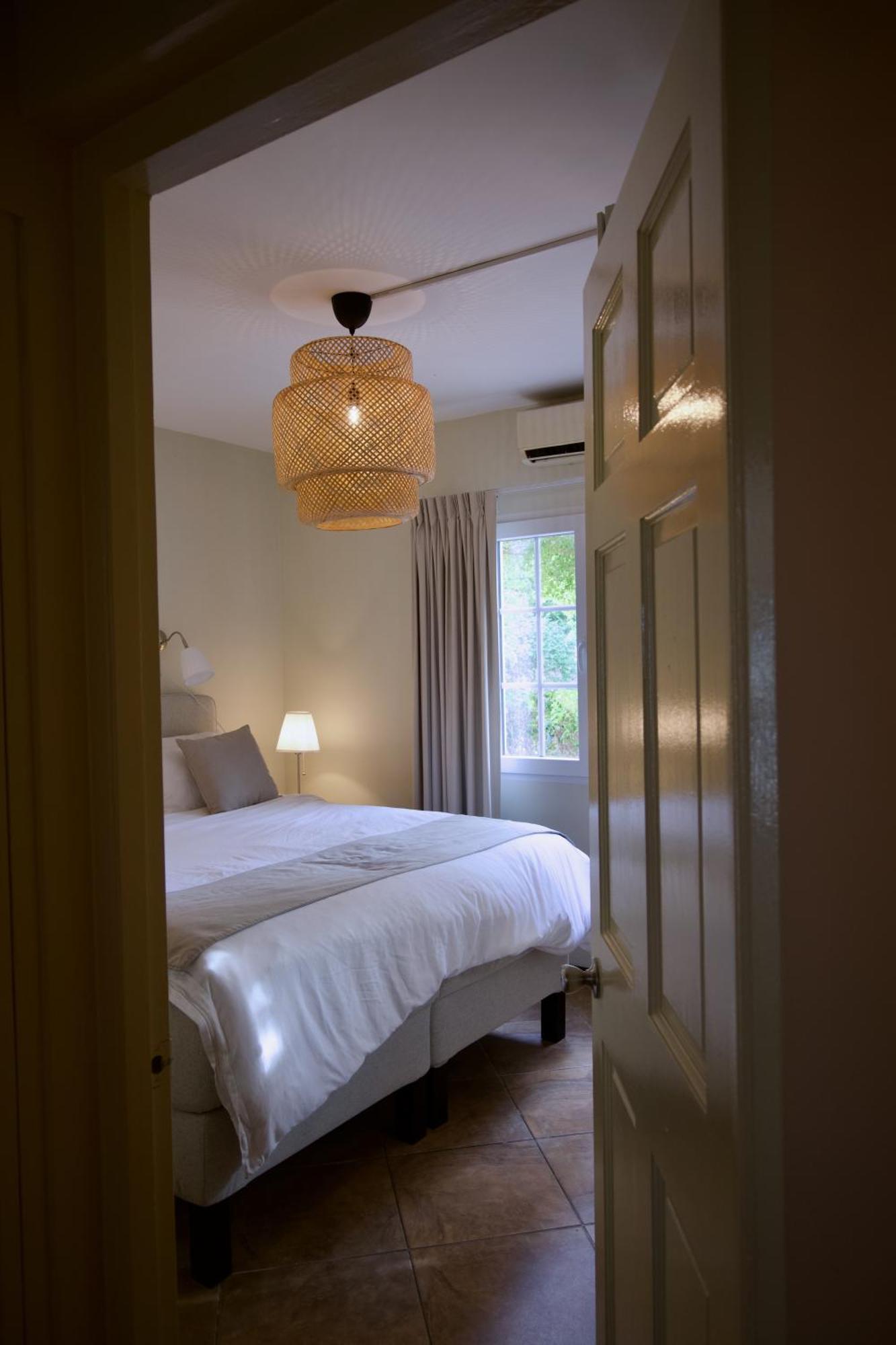 Luxury Appt For 6: Mesmerizing Spanish Water View Jan Thiel Exteriör bild