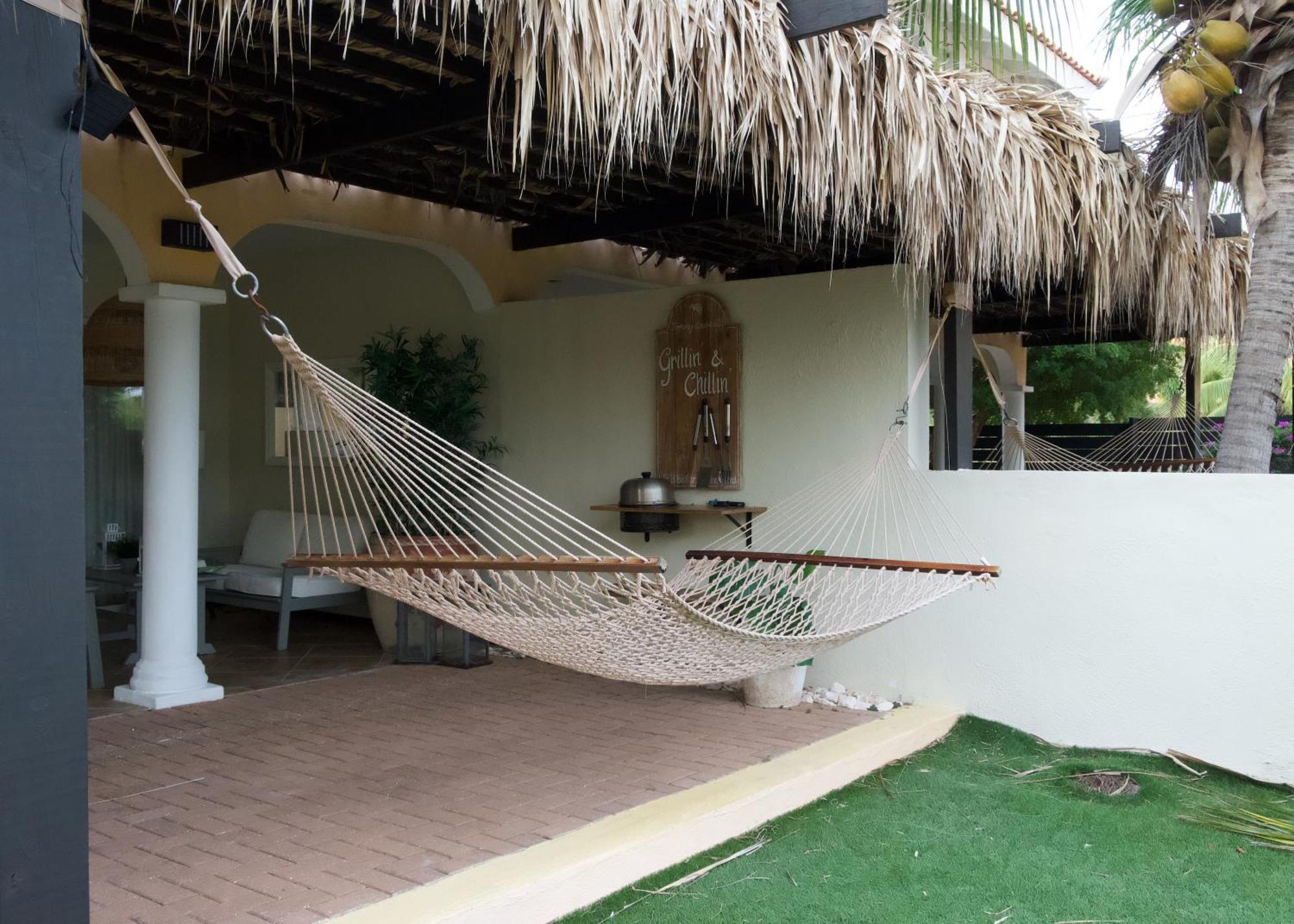 Luxury Appt For 6: Mesmerizing Spanish Water View Jan Thiel Exteriör bild