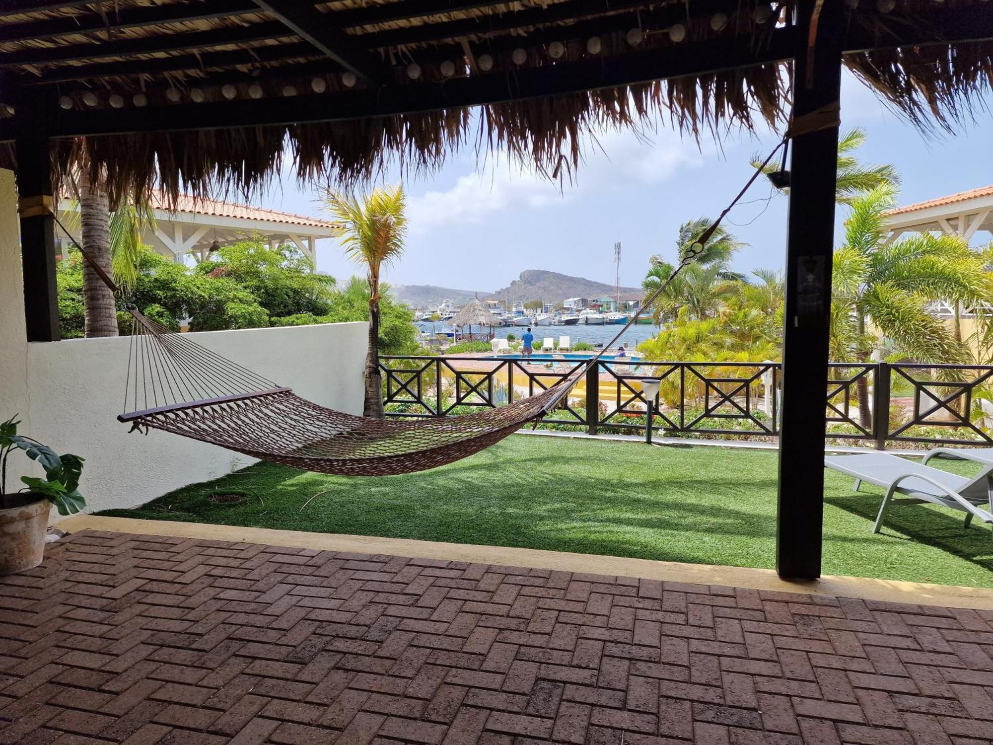 Luxury Appt For 6: Mesmerizing Spanish Water View Jan Thiel Exteriör bild