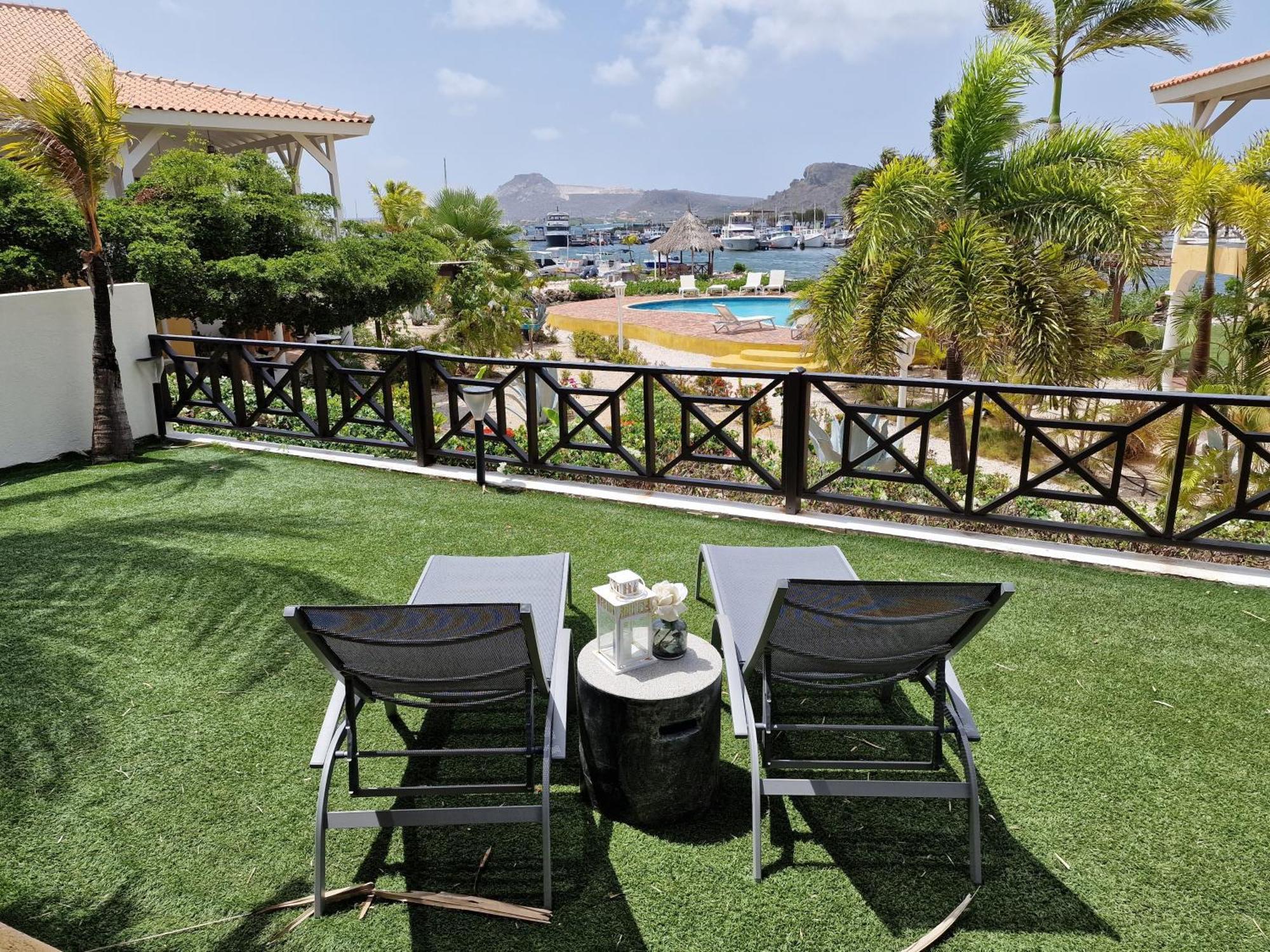 Luxury Appt For 6: Mesmerizing Spanish Water View Jan Thiel Exteriör bild