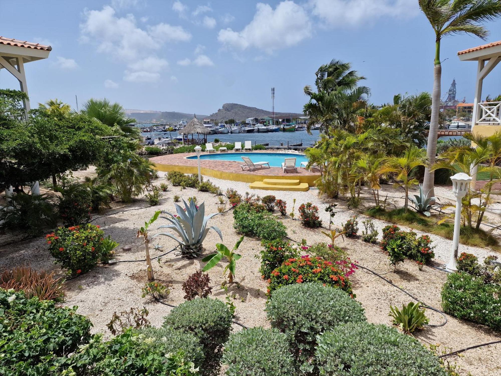 Luxury Appt For 6: Mesmerizing Spanish Water View Jan Thiel Exteriör bild