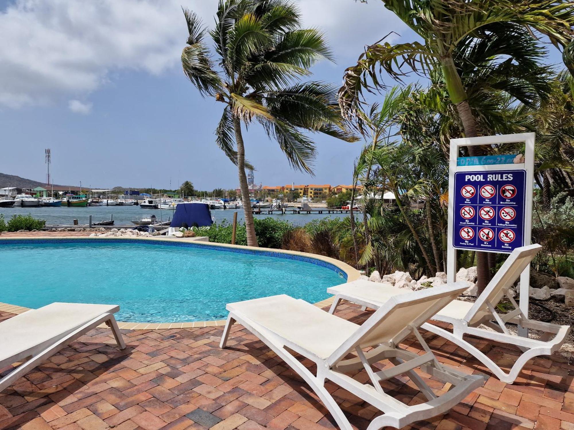 Luxury Appt For 6: Mesmerizing Spanish Water View Jan Thiel Exteriör bild
