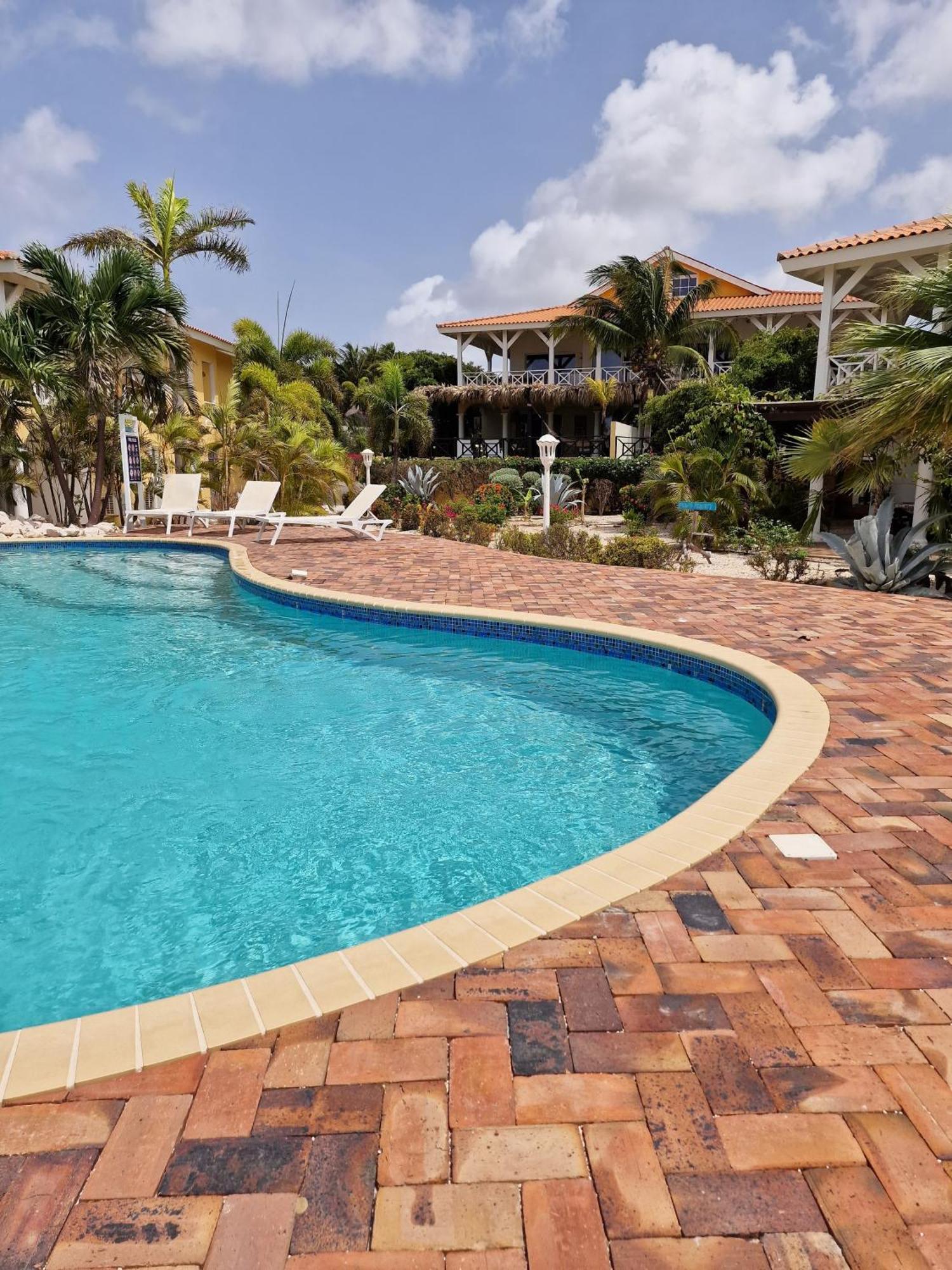 Luxury Appt For 6: Mesmerizing Spanish Water View Jan Thiel Exteriör bild